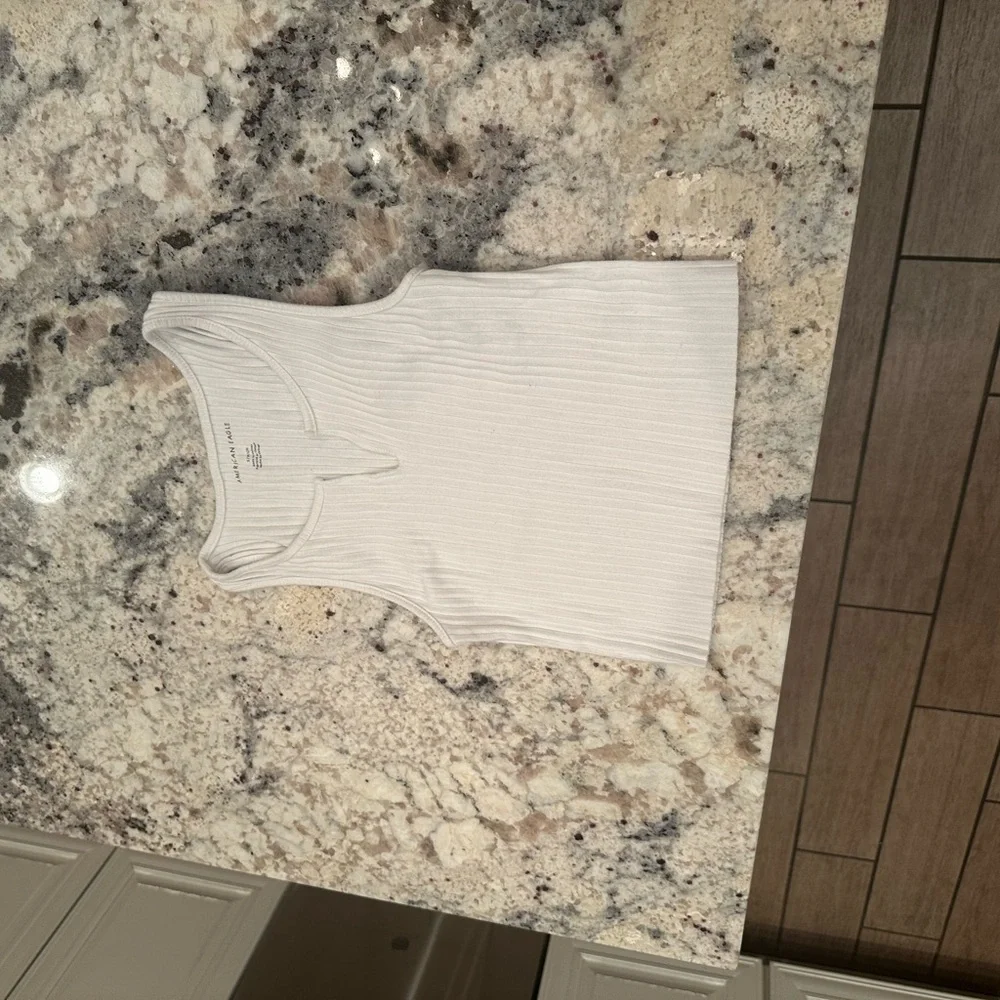 Divided red‎ top - Picture 4 of 4